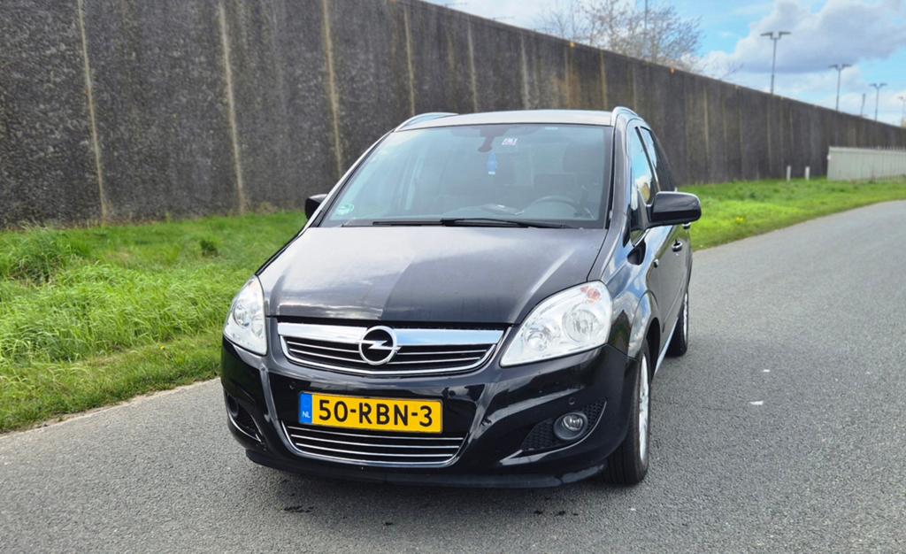 Opel Zafira 1.8 103KW 2011 Zwart, Voorwielaandrijving, 4 cilinders, Zwart, 75 €/maand
