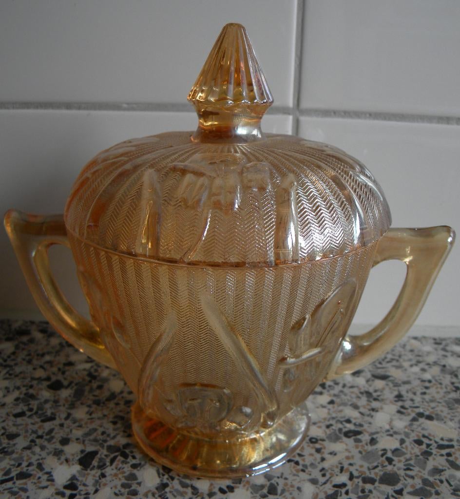 DEKSELPOTJE MET TWEE OREN GEKLEURD GLAS, HEEL APART, Ophalen of Verzenden