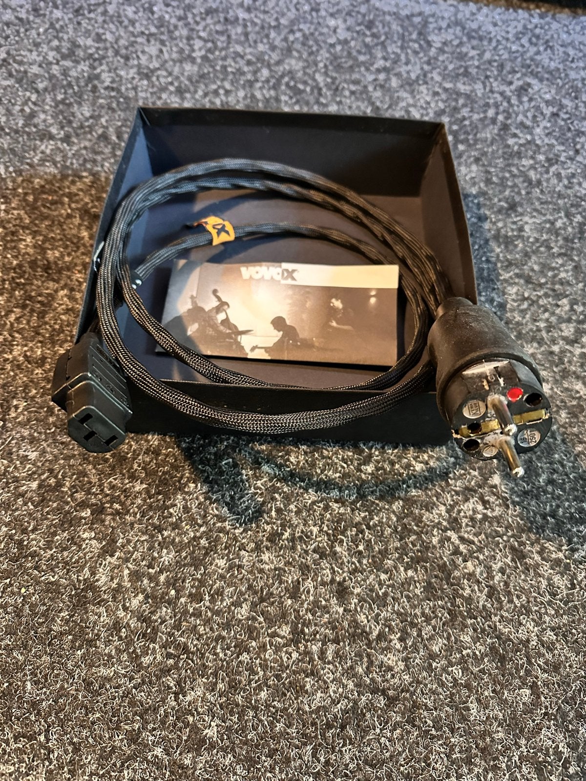 VOVOX initio power kabel (1x 1.8m, 1x 1m), Audio, Tv en Foto, Ophalen of Verzenden, Zo goed als nieuw, Minder dan 2 meter, Overige kabels
