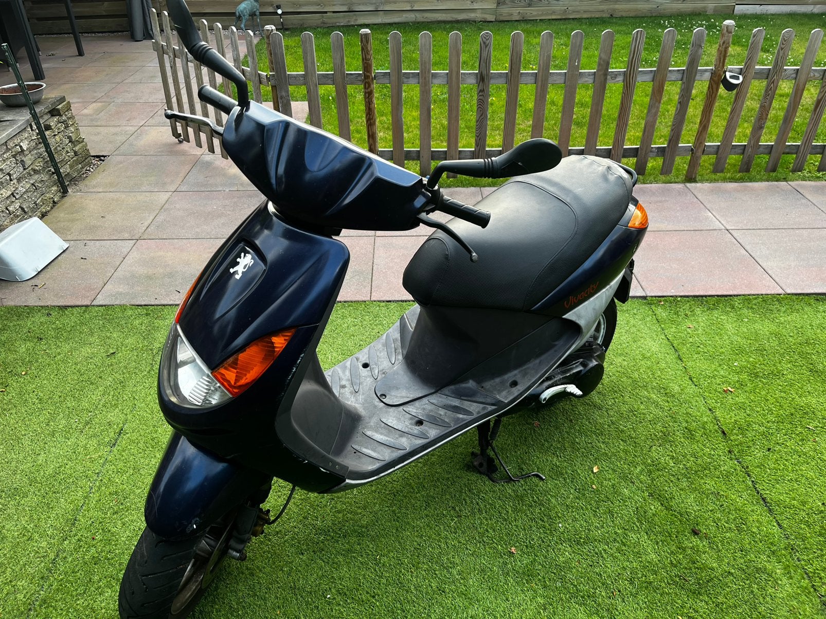 Peugeot vivacity, Fietsen en Brommers, Ophalen, Zo goed als nieuw, Tweetakt, Vivacity