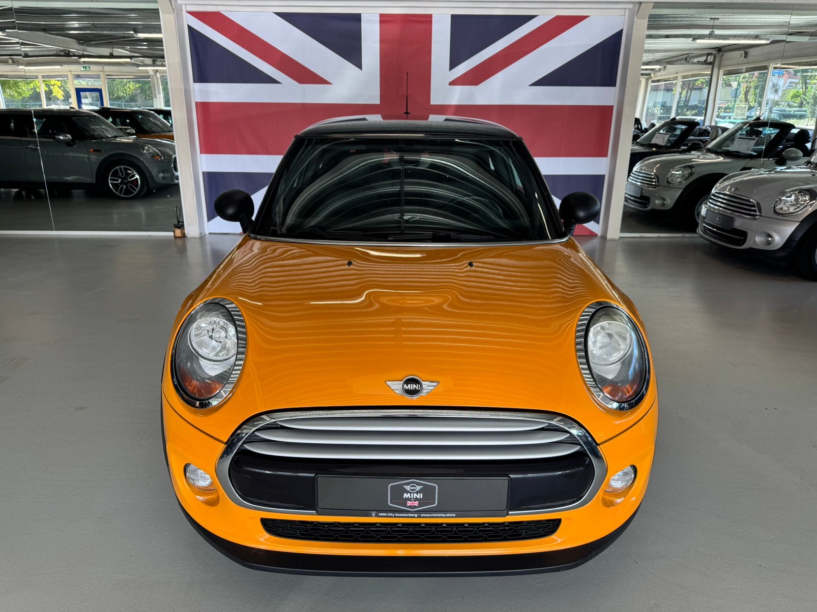 Mini Cooper 3-deurs ( 6 MAANDEN GARANTIE ), Auto's, Automaat, 136 pk, Zwart, Overige kleuren