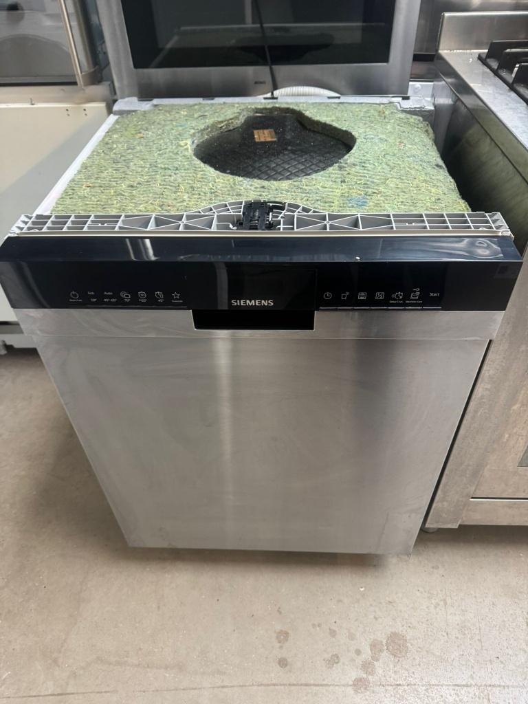 Siemens RVS onderbouw vaatwasser super netjes!, Witgoed en Apparatuur, Vaatwasmachines, Zo goed als nieuw, Tussenbouw, 85 tot 90 cm
