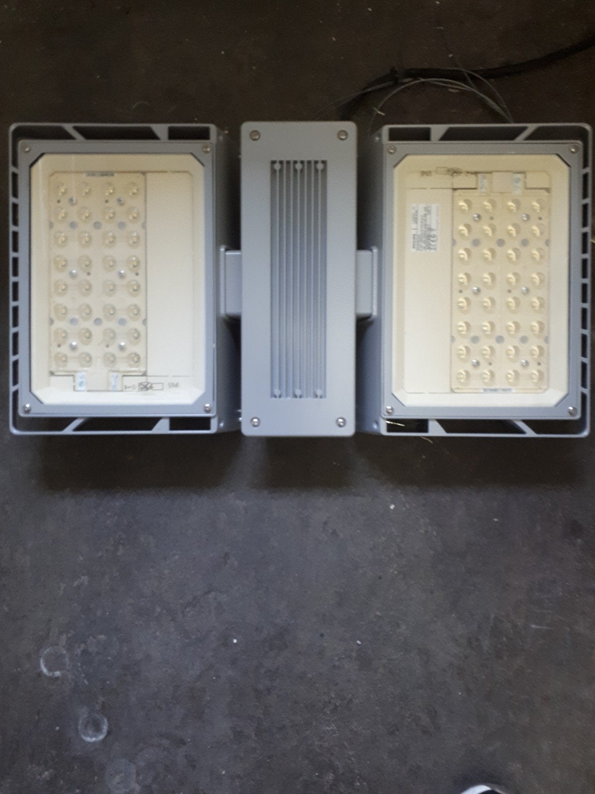 6 LED LAMPEN, PHILIPS, IP 65, GEBRUIKT (3 X 2 LED STALERS), Ophalen, Gebruikt, Glas, Minder dan 50 cm