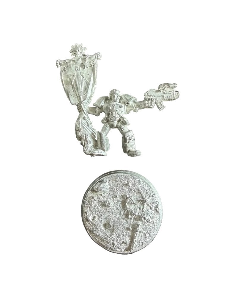 Warhammer 40K Skulz Ultramarines Standard Bearer, ., Warhammer, Ophalen of Verzenden, Zo goed als nieuw