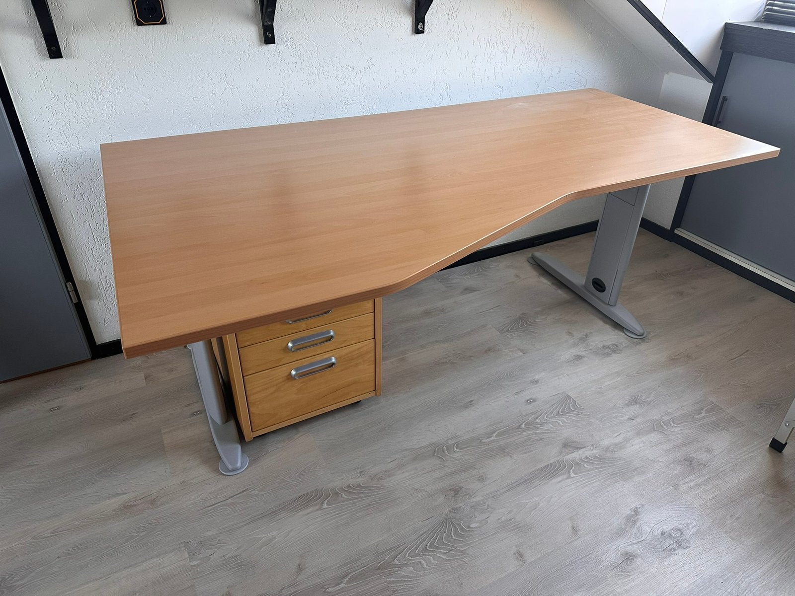 Large Adjustable Desk/Table with Extendable leg &drawer Unit, Ophalen, Zo goed als nieuw