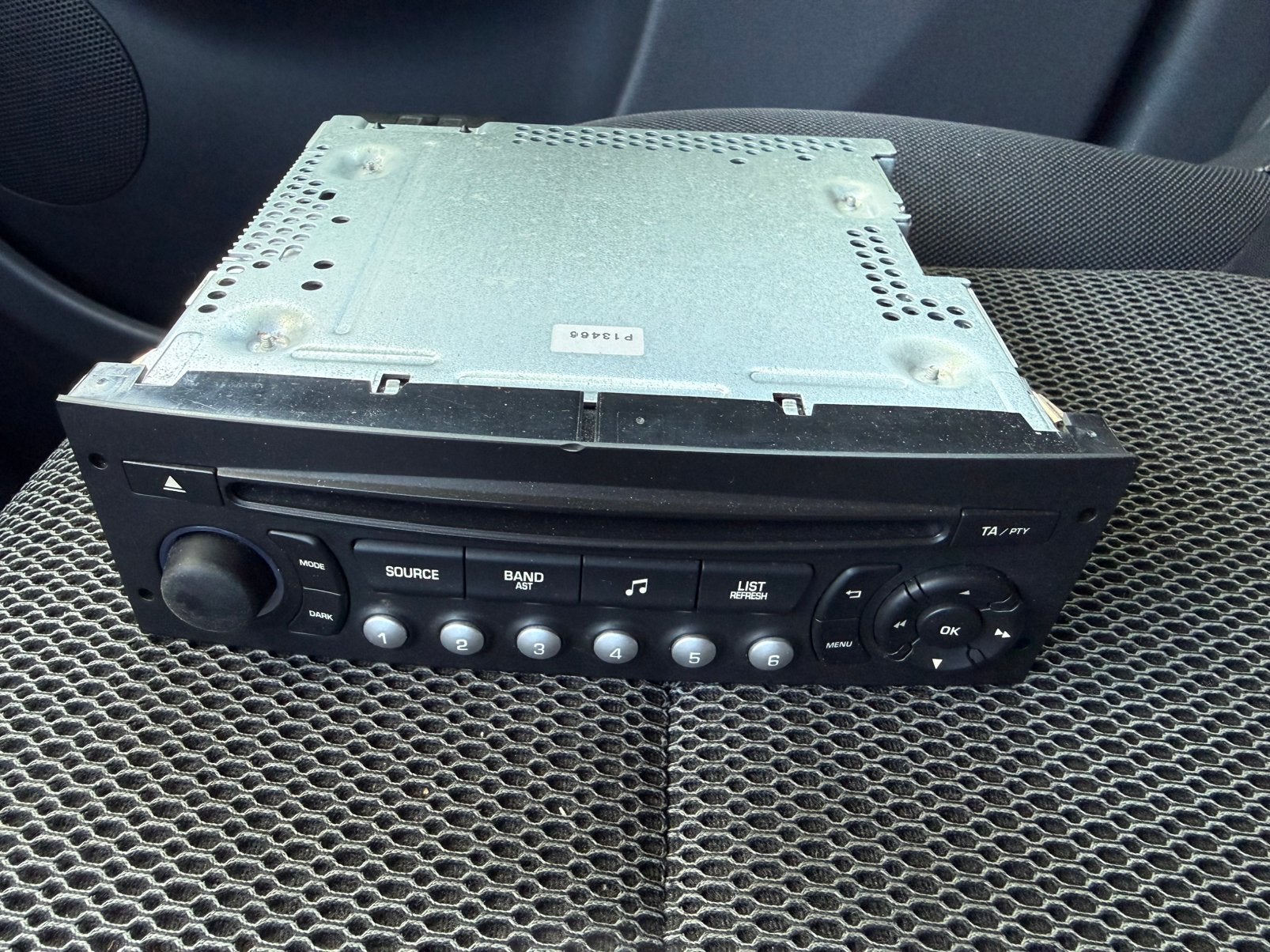 Radio Citroen C3 Picasso (voor de knutselaar), Ophalen of Verzenden, Zo goed als nieuw