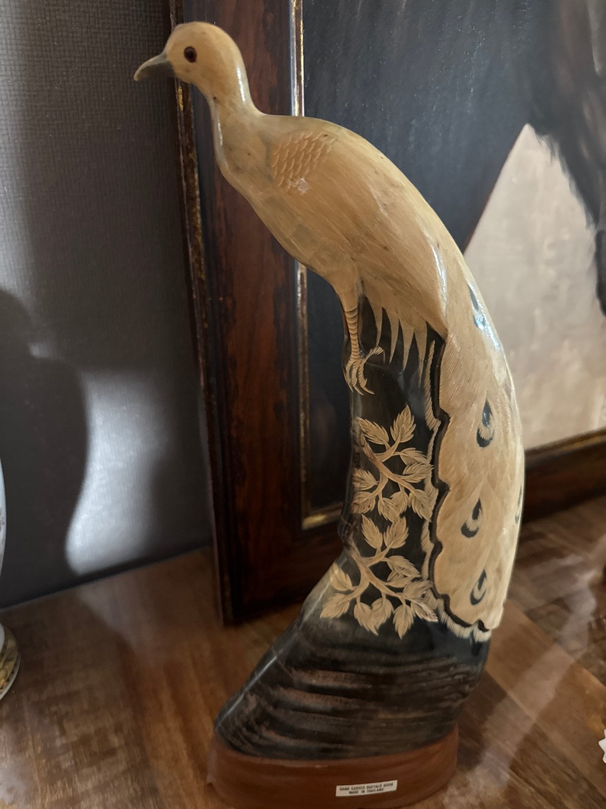 Handgesneden buffelhoorn sculptuur - Vogel uit Thailand, Natuurlijk materiaal, Ophalen of Verzenden, Handgemaakt, 20 - 50 cm