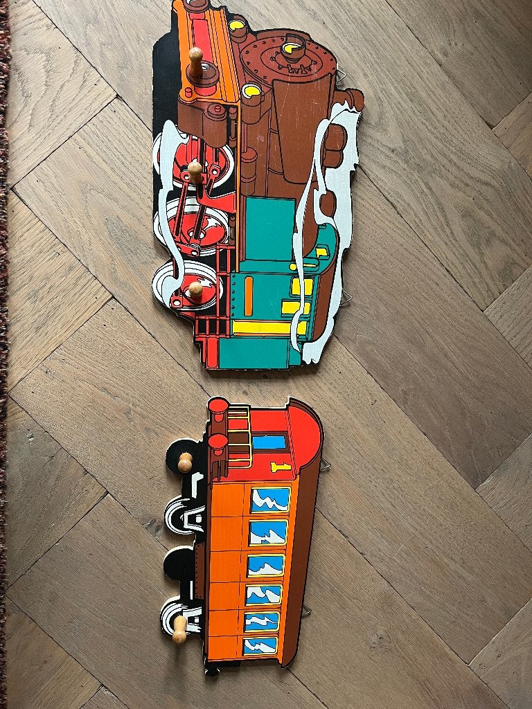 Kinderkamer kapstok trein, Huis en Inrichting, Woonaccessoires | Kapstokken, Wandkapstok, Gebruikt, Ophalen of Verzenden, Minder dan 100 cm