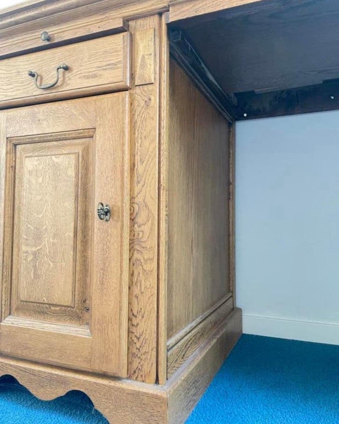 Massief Eikenhouten Bureau met Lades en Kasten, Gebruikt, Bruin, Ophalen of Verzenden, Klassiek
