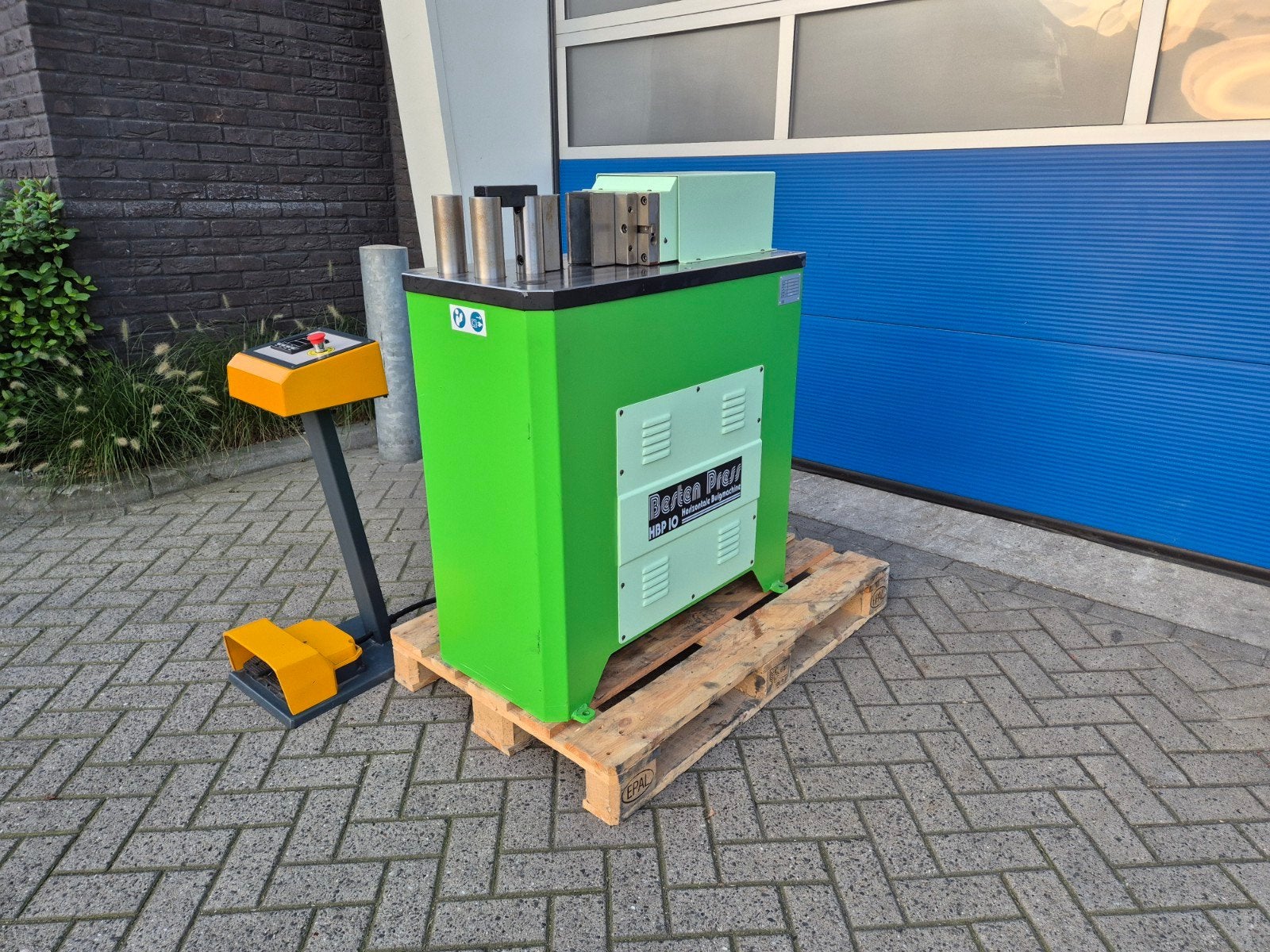 Universele Strippenbuiger 380V Hydraulische Cap. 10.000 kg, Ophalen of Verzenden, KARMAK, Info@bolkmachinehandel.nl, Turkije