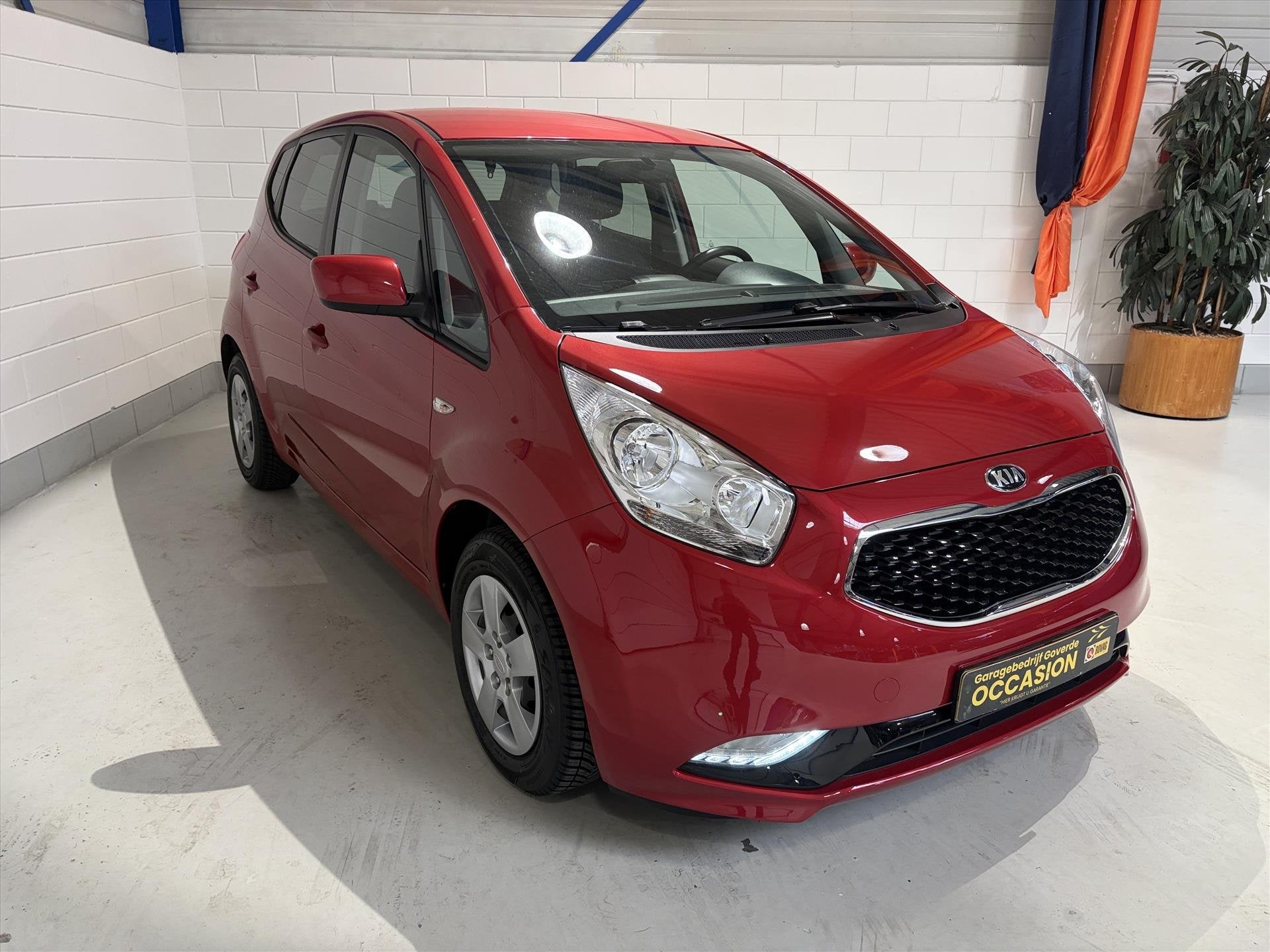 KIA Venga 1.6 CVVT AUT Camera, Cruise, Led, Navi, Dealer onderhouden, Gebruikt, 4 cilinders, Leder en Stof