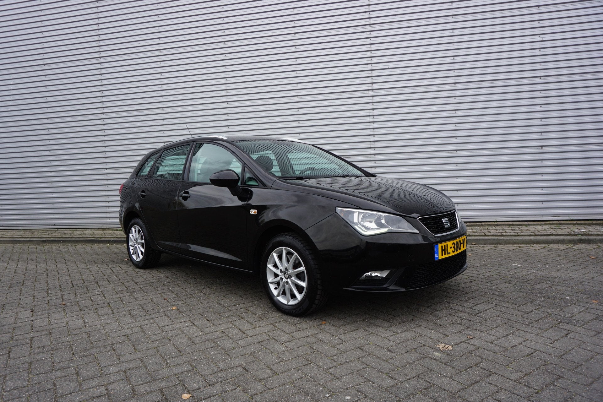 SEAT Ibiza ST 1.0 EcoTSI Style Connect AUTOMAAT - Airco / Na, Auto's, Stof, Gebruikt, Euro 6, 580 kg