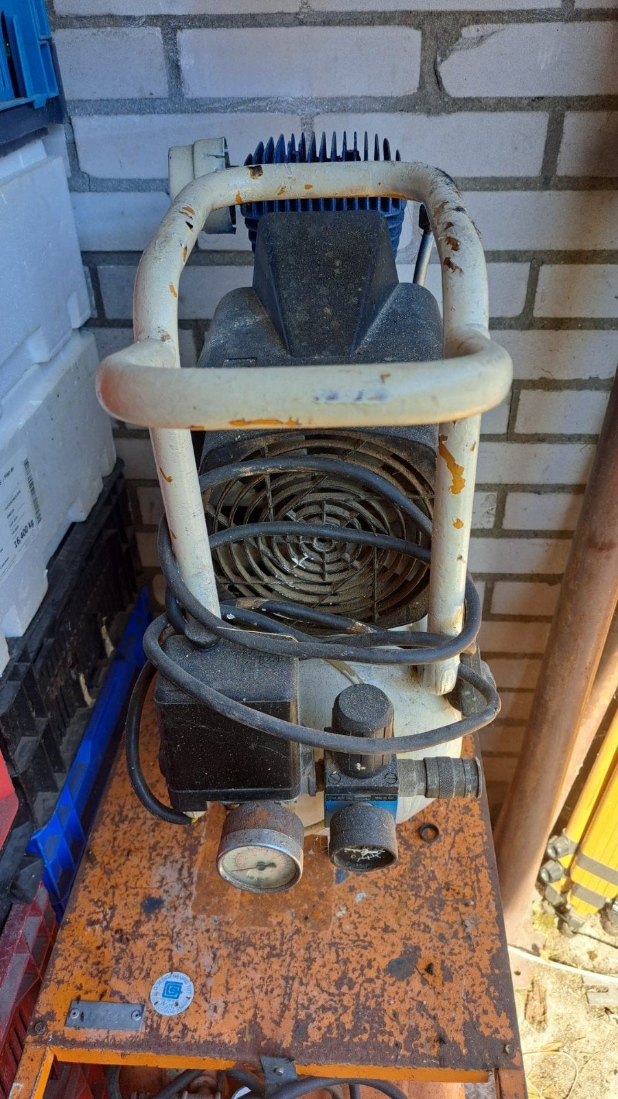 Gebruikte compressor met lichte roestvorming, Ophalen