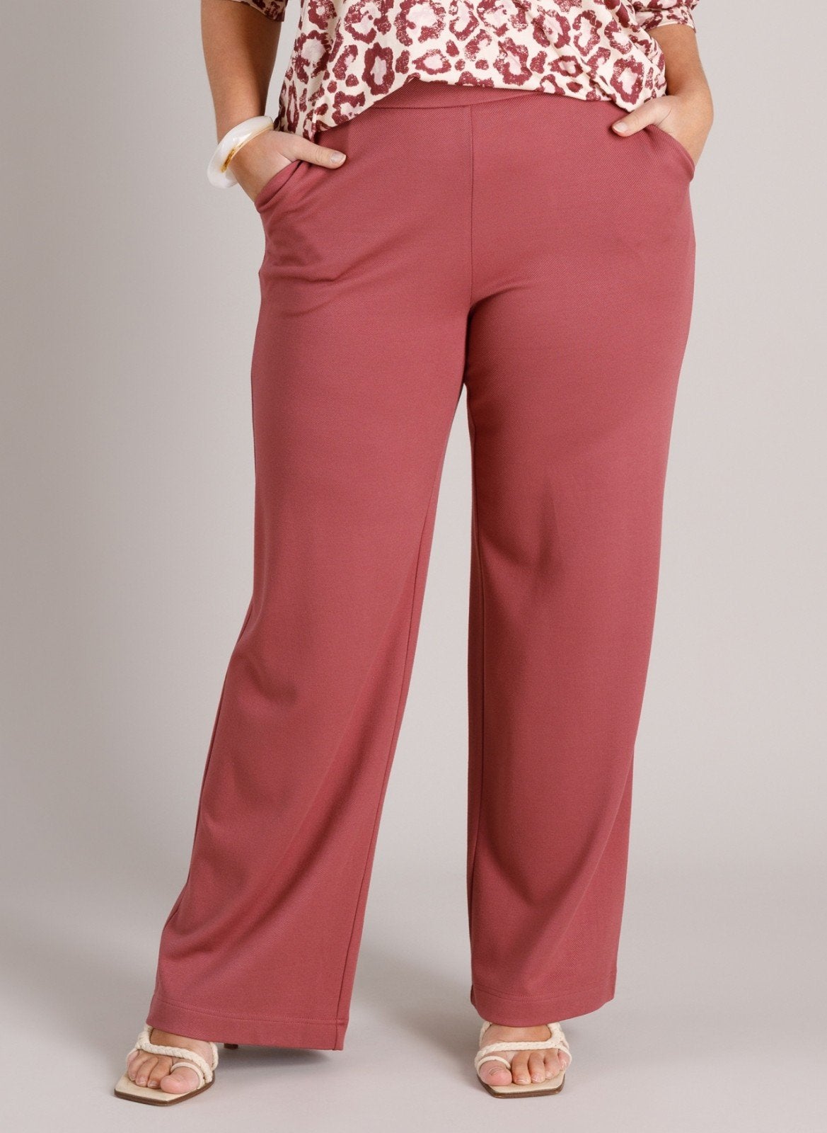 Plum broek Nadeche van Yest Curve Maat 48, Kleding | Dames, Overige kleuren, Yest Curve, Maat 46/48 (XL) of groter, Nieuw