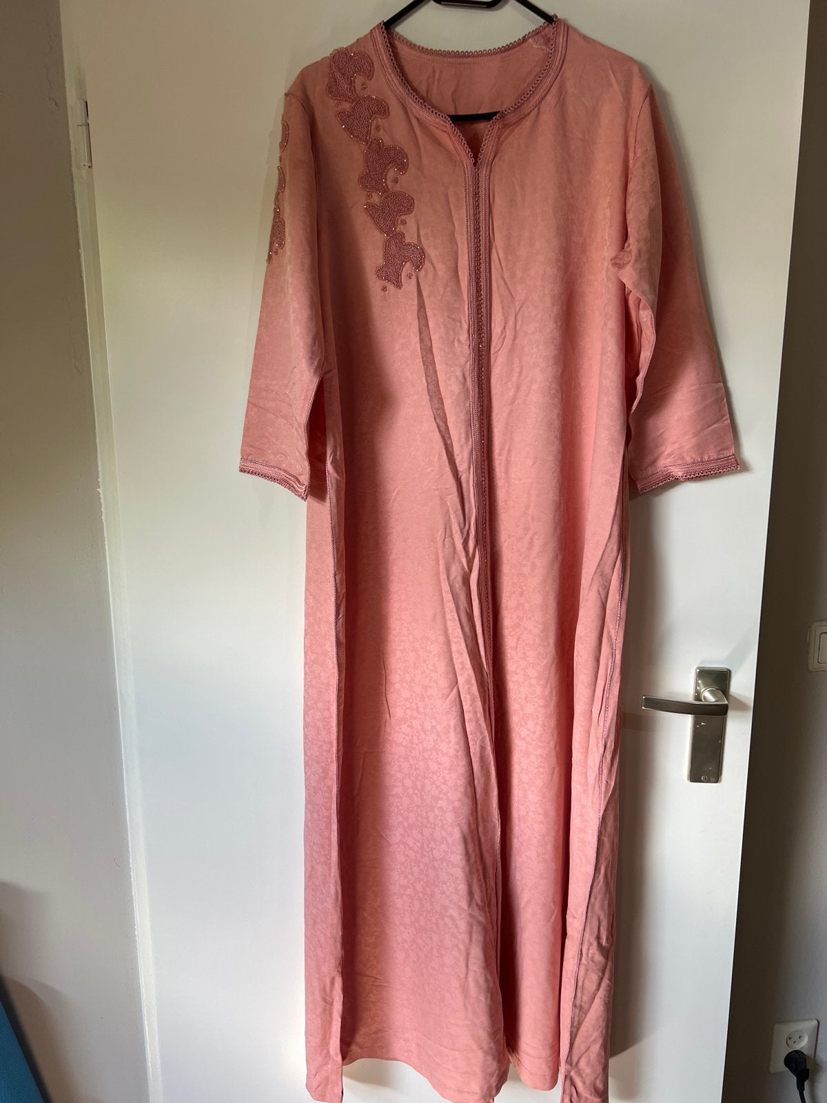 Roze djellaba met Borduurwerk - Maat M, Maat 38/40 (M), Ophalen of Verzenden, Zo goed als nieuw, Roze