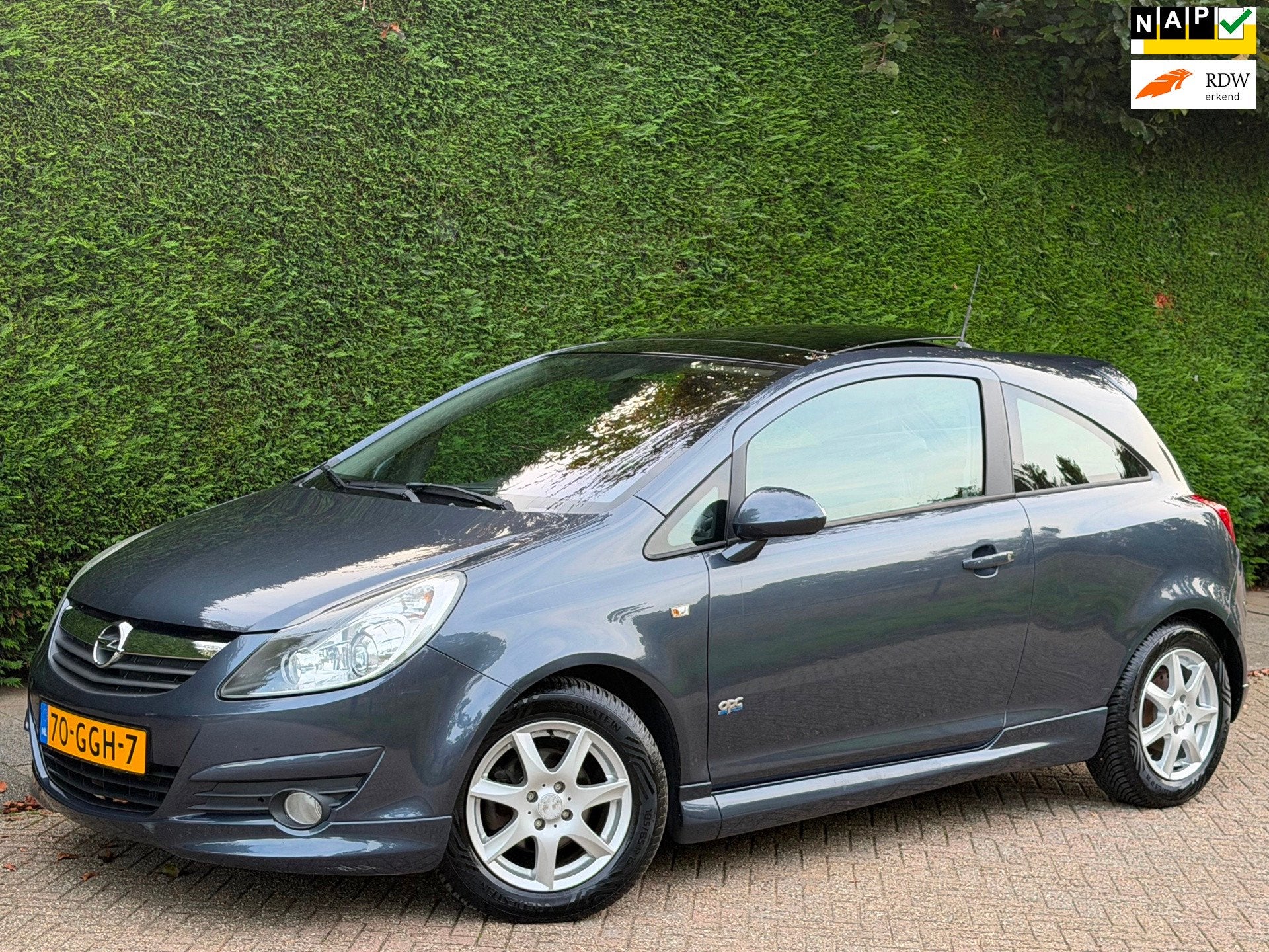 Opel Corsa 1.4-16V Executive RIJDT NIEUW!/PANO/1E EIGENAAR, Voorwielaandrijving, Stof, Zwart, 4 cilinders