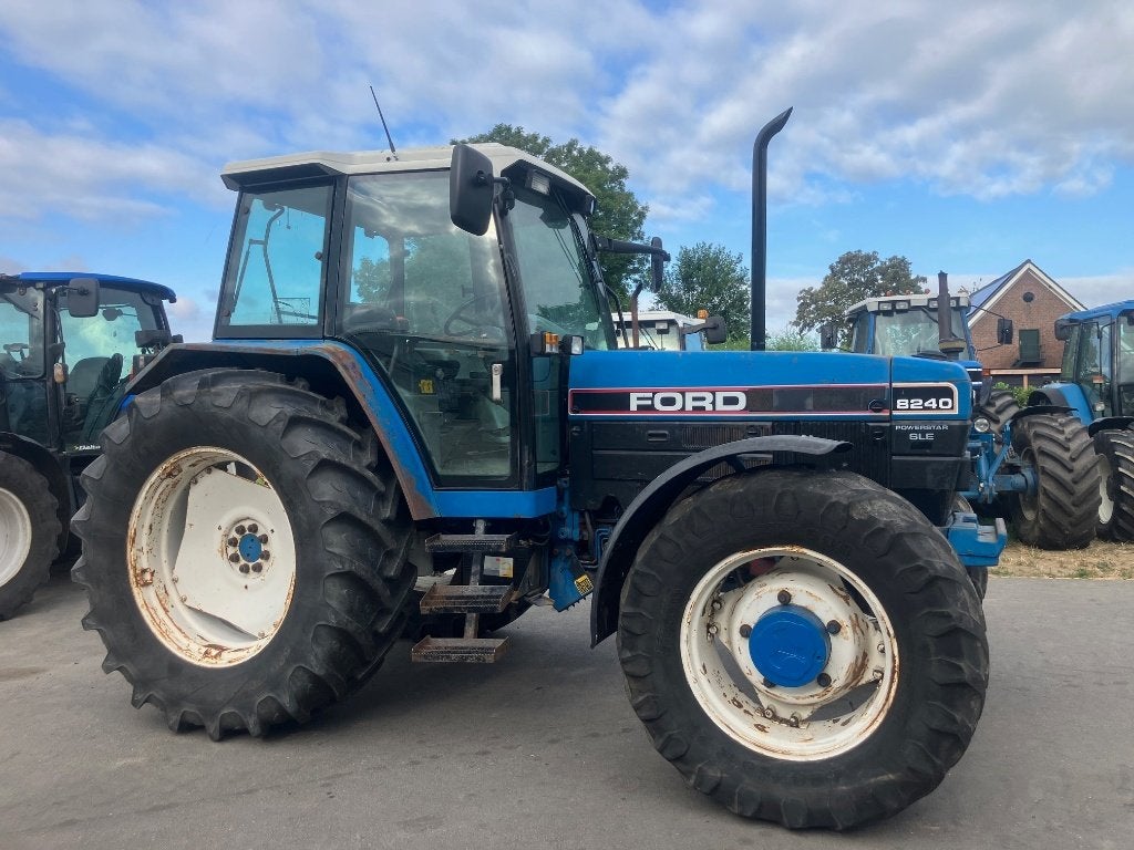 ford 8240, Ophalen, Gebruikt, Meer dan 10000, 120 tot 160 Pk