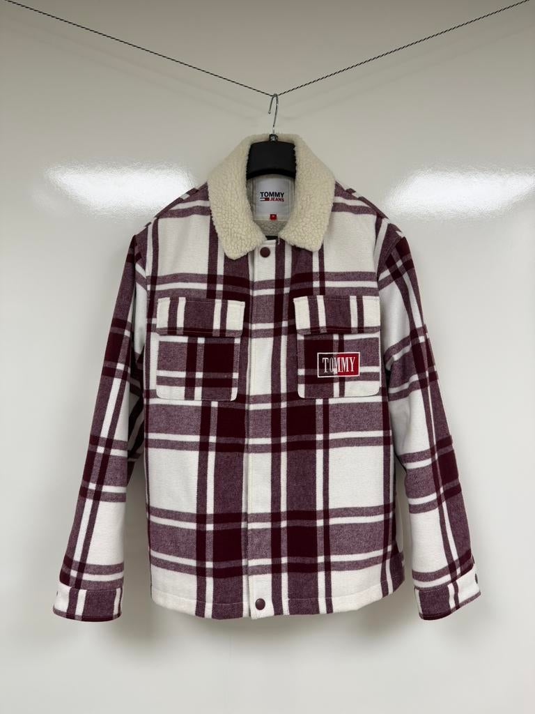 Tommy Jeans sherpa jas – maat M (valt als L) – goede staat, Ophalen of Verzenden, Zo goed als nieuw, Maat 52/54 (L), Rood
