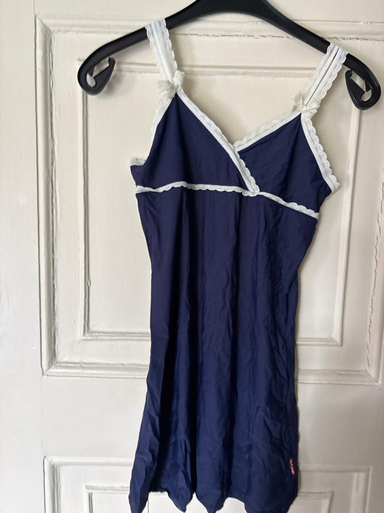 Claesens 152 Donkerblauw nachthemd/ zomerjurkje met wit kant, Ophalen of Verzenden, Zo goed als nieuw