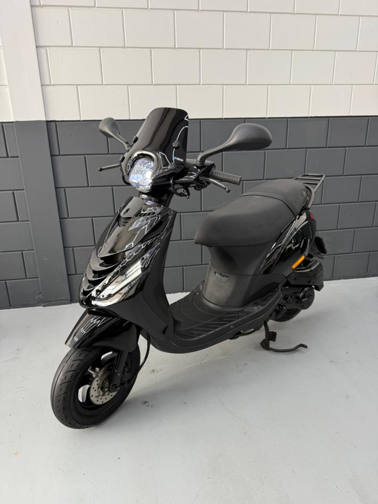 Piaggio Zip Sp 2016 4Takt 45KM Bromscooter Vol Opties!, Ophalen