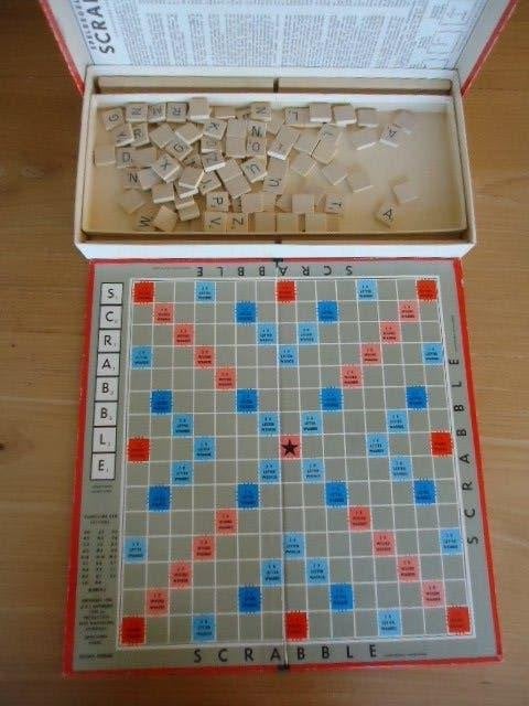 Scrabble, Hobby en Vrije tijd, Gezelschapsspellen | Bordspellen, Een of twee spelers, Ophalen of Verzenden, Gebruikt