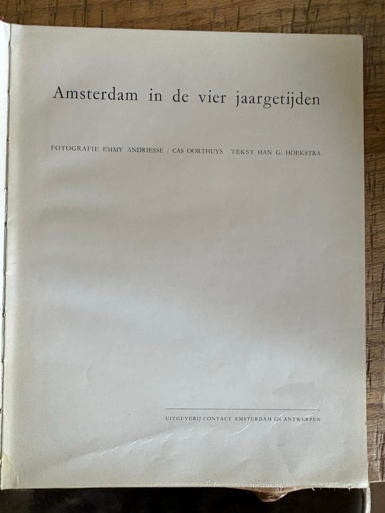 Amsterdam in de vier jaargetijden - Fotoboek, Boeken, Ophalen of Verzenden, Gelezen, Fotografie algemeen