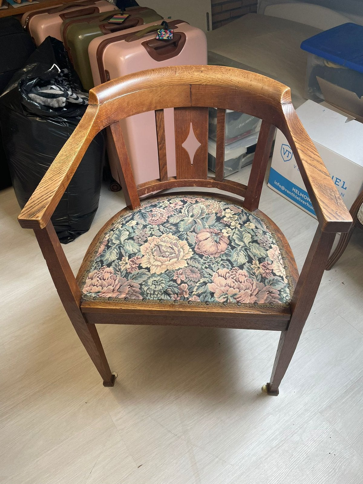 Antieke bureau stoel, Ophalen