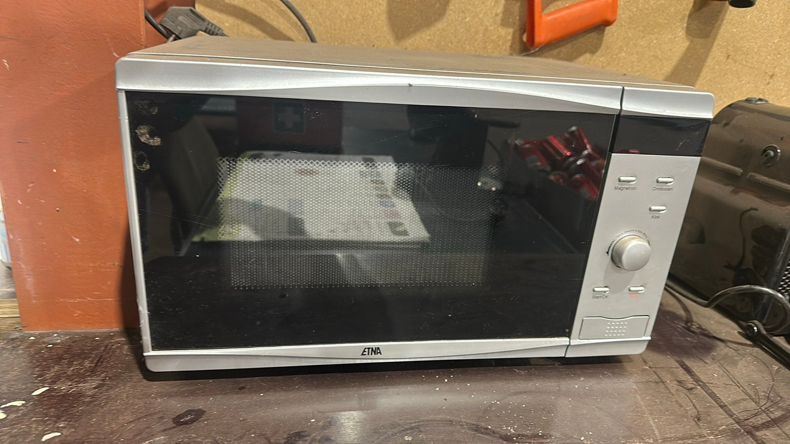 ETNA Vrijstaande Magnetron - Zilverkleurig, 800W, Gebruikt, Minder dan 45 cm, Ophalen of Verzenden, Magnetron