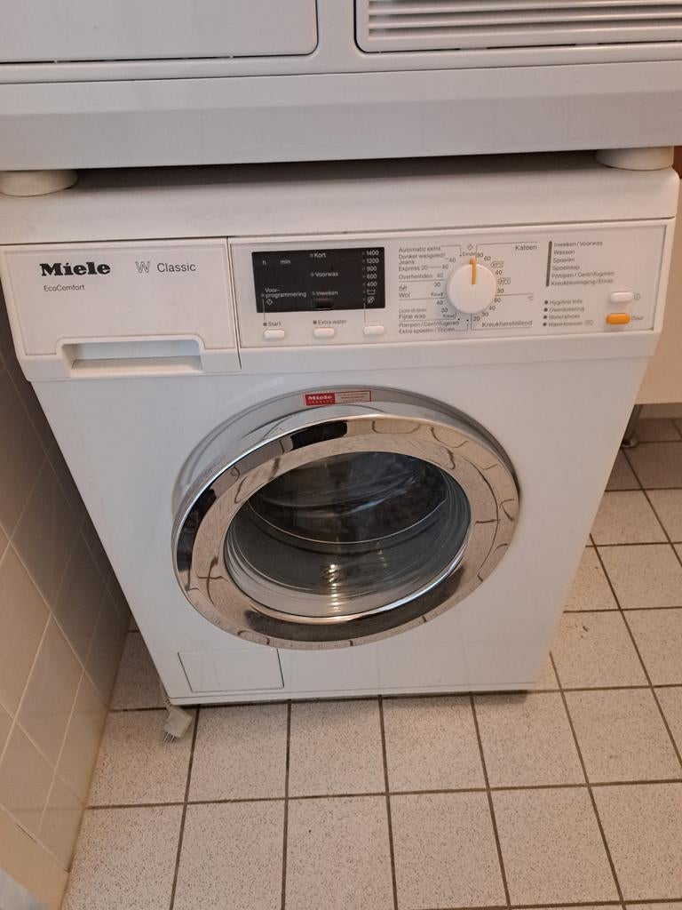 Wasmachine  ( Miele), Ophalen, 1200 tot 1600 toeren, 85 tot 90 cm