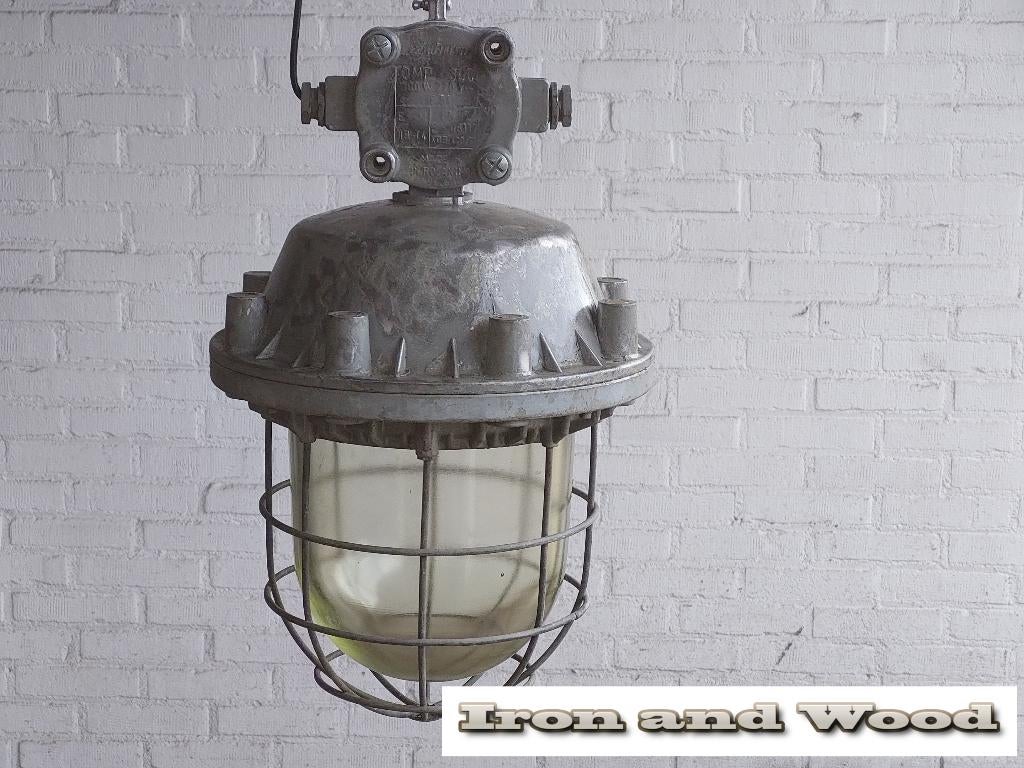 Grote oude plafondlamp - bully - korflamp - kooilamp D30 H60, Ophalen of Verzenden, Gebruikt, Glas, Emaille, oud, vintage , stoer, robuust, grijs, industrieel