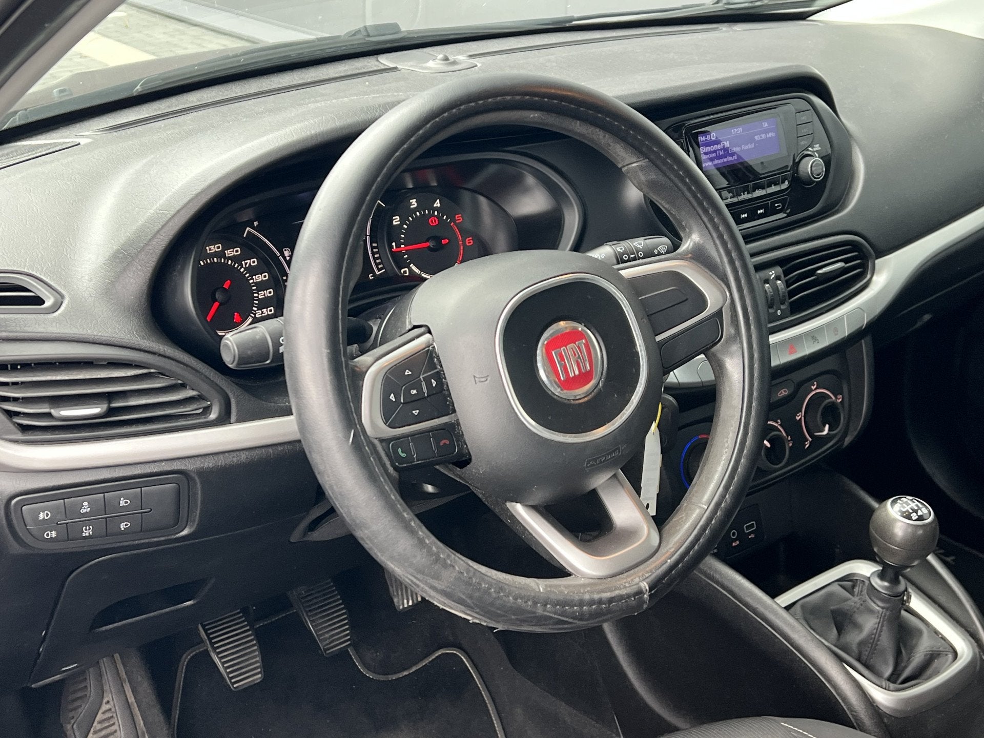 Fiat Tipo 1.6 MultiJet 16v Popstar | Trekhaak | PDC, Auto's, Voorwielaandrijving, Stof, Gebruikt, 4 cilinders
