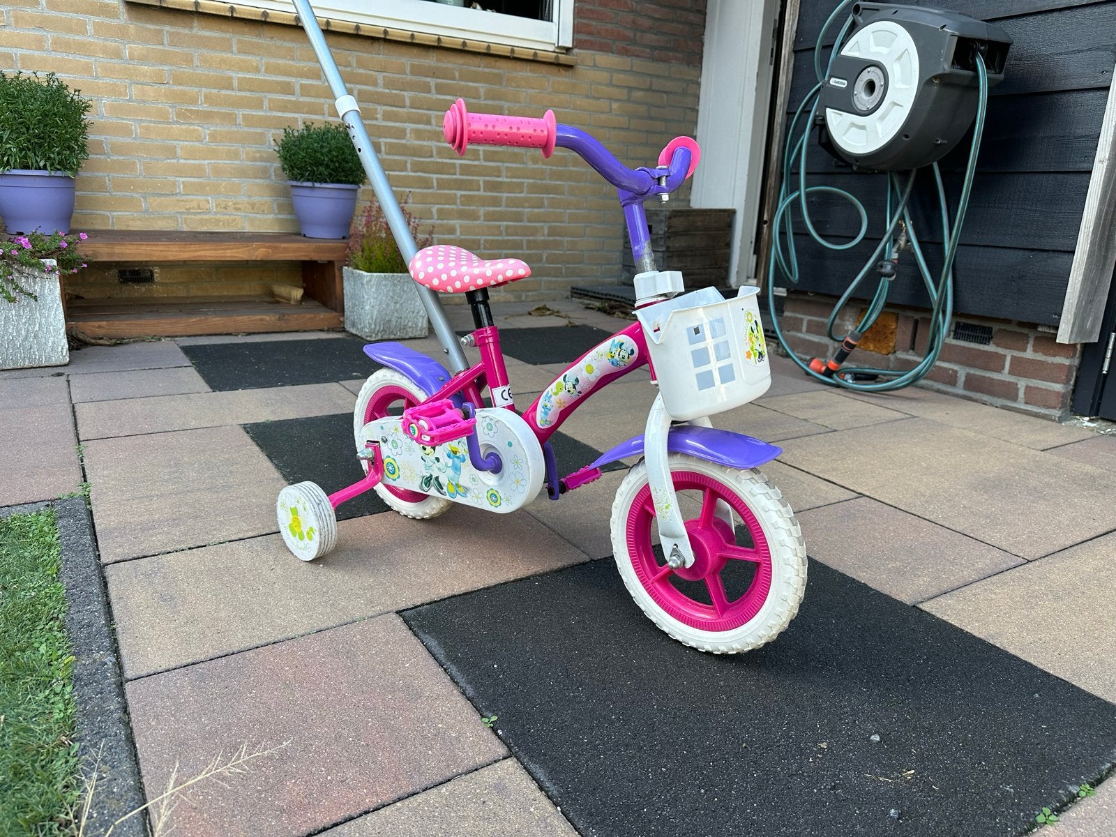 Leuke kinderfiets met zijwieltjes en duwstang, Ophalen, Terugtraprem, Zijwieltjes, Gebruikt