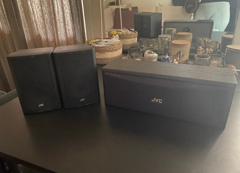 JVC Speakerset - 2 boekenplank speakers en 1 center speaker, Ophalen of Verzenden, Gebruikt, Speakerset, JVC