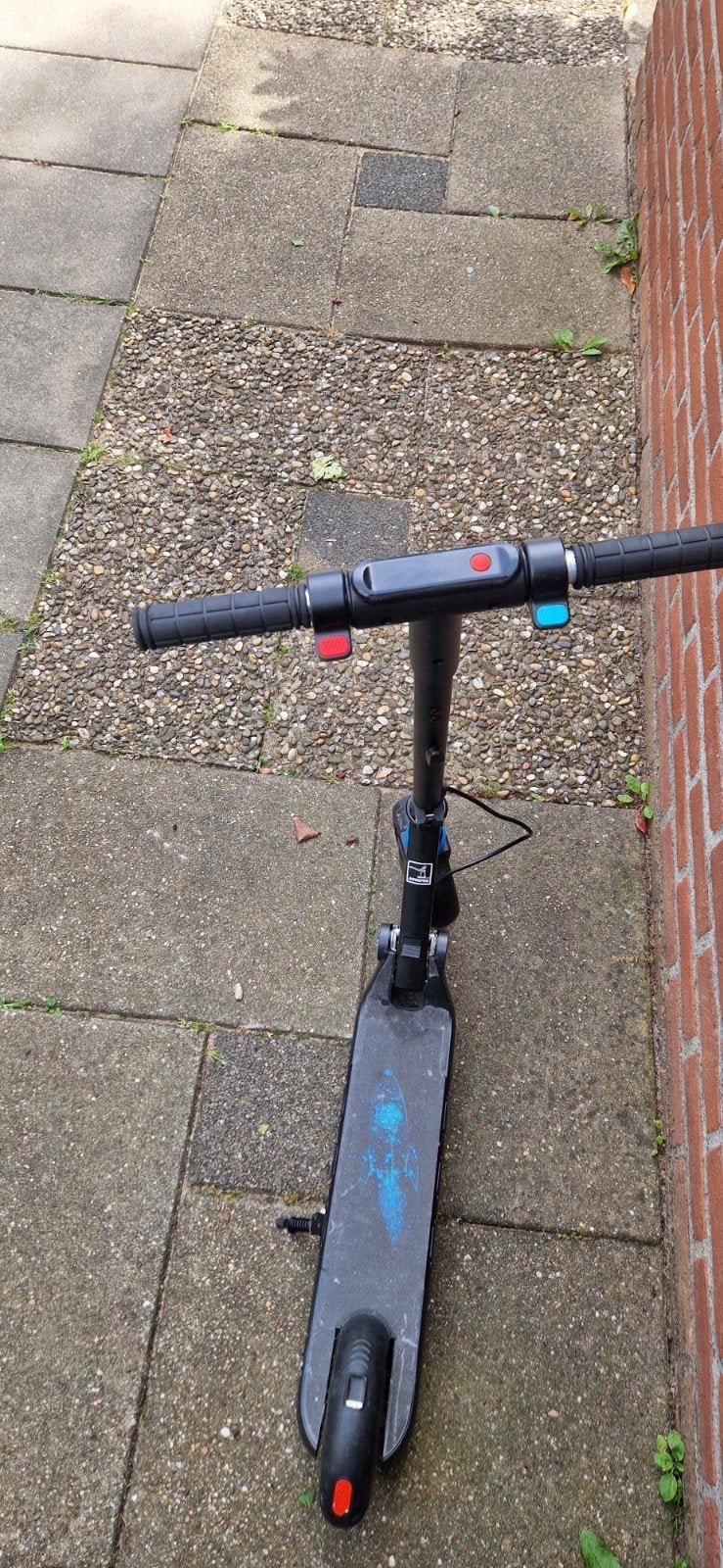 Elektrische step met blauwe accenten, Fietsen en Brommers, Steps, Ophalen of Verzenden