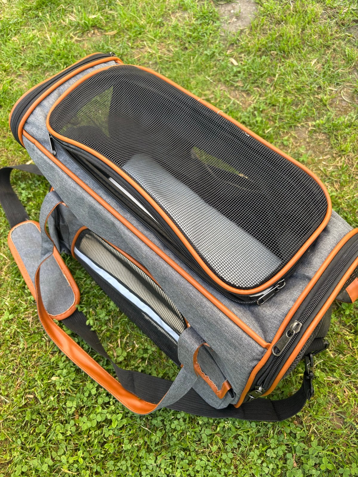 Honden draagtas/ reistasje 44x29 grijs cognac – kleine hond, Dieren en Toebehoren, Ophalen of Verzenden, Zo goed als nieuw