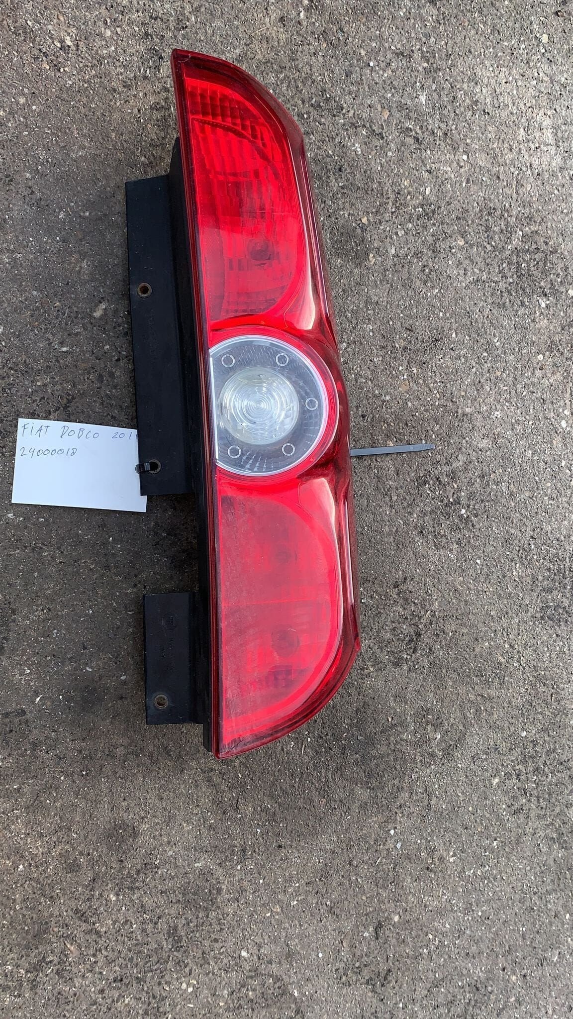 Rechter achterlicht Fiat doblo bouwjaar 2011., Gebruikt, -, -, Ophalen of Verzenden
