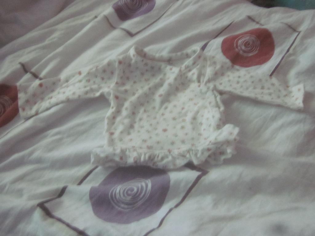Wit/roze/zachtgroen prematuur shirtje bloempjes Prenatal 44, Kinderen en Baby's, Babykleding | Prematuur, Meisje, Ophalen of Verzenden