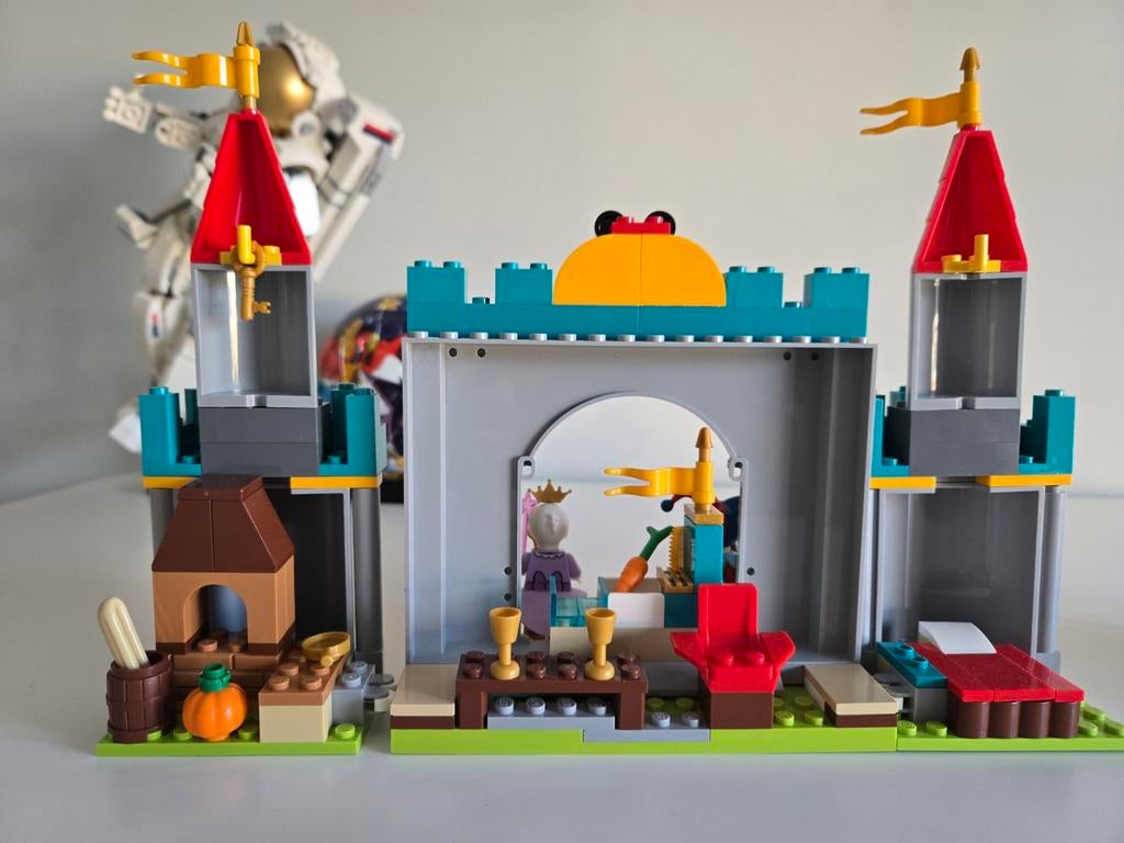 LEGO Disney Mickey Mouse and defence of the castle - 10780, Gebruikt, Lego, Compleet, Ophalen of Verzenden