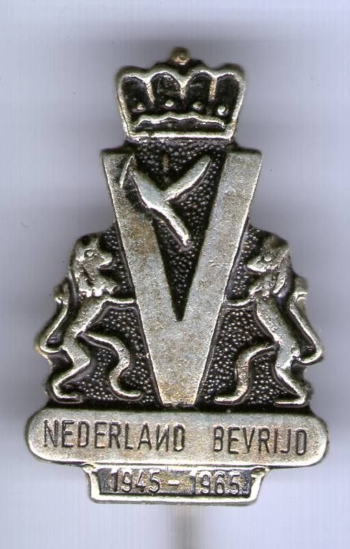 Nederland Bevrijd 1045 - 1965 zilverkl speldje ( U_519a), Verzenden, Nieuw, Stad of Land, Speldje of Pin