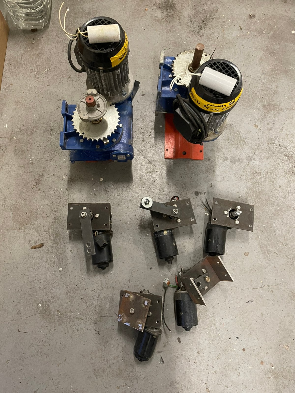 Electro motoren  5x 12v dc en 3x 230vac, Ophalen, Gebruikt