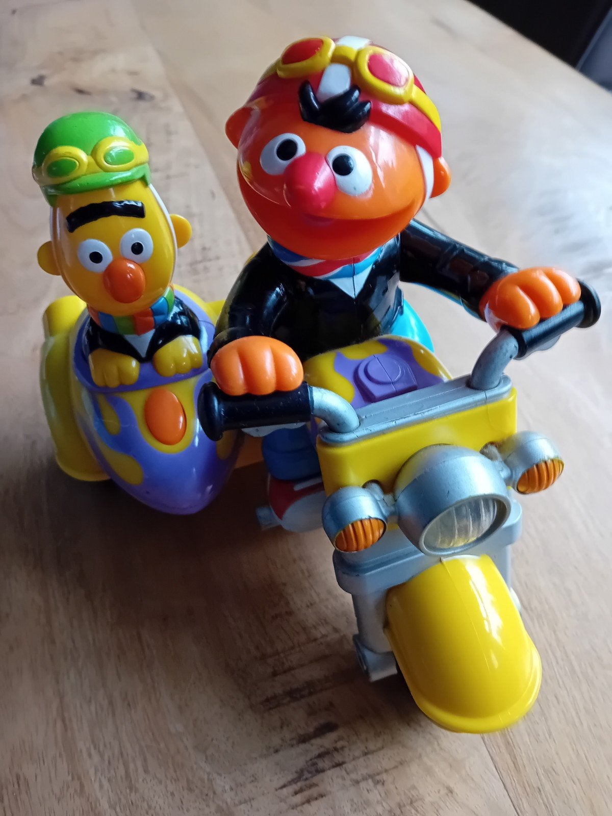 Vintage Ernie en Bert op motor met zijspan, Ophalen of Verzenden