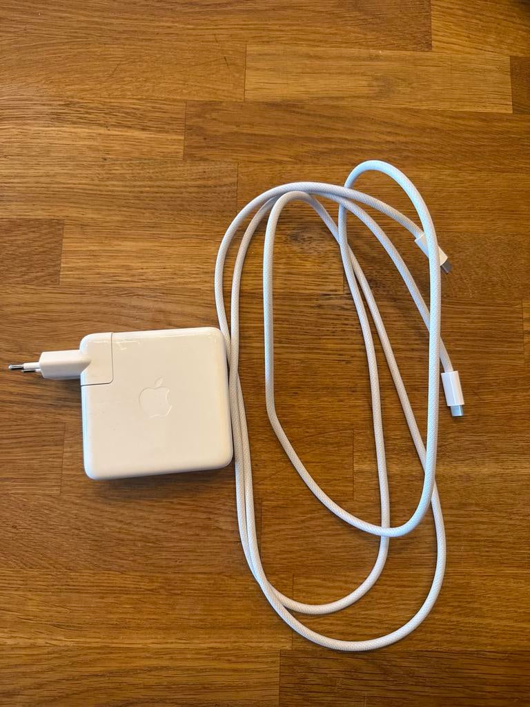 Originele Apple USB C Oplader met USB C naar USB C Kabel, Ophalen, Zo goed als nieuw