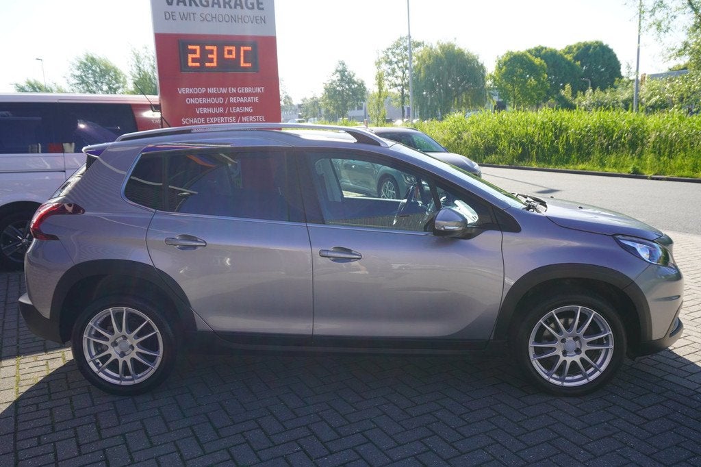 Peugeot 2008 1.2 PureTech Allure / Camera / Carplay / Pano /, Voorwielaandrijving, Leder en Stof, Origineel Nederlands, Bedrijf