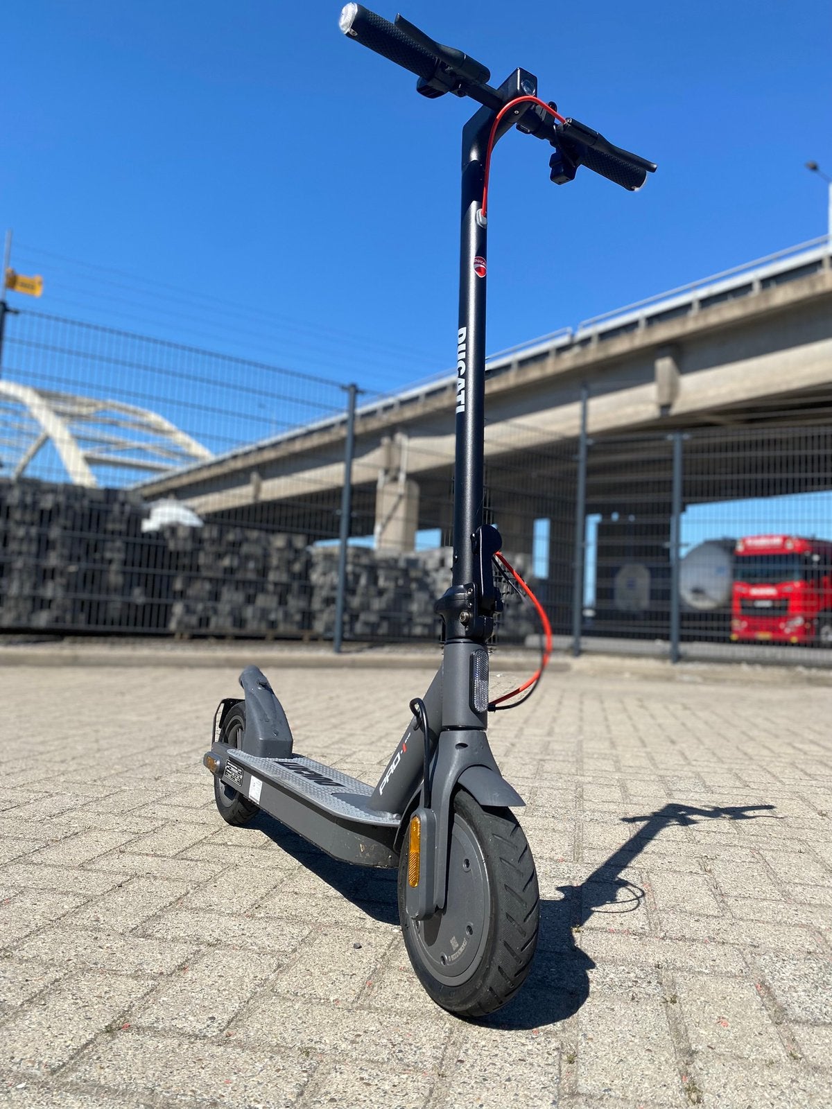 Ducati PRO-I EVO elektrische step, Ophalen of Verzenden, Zo goed als nieuw, Elektrische step (E-scooter)