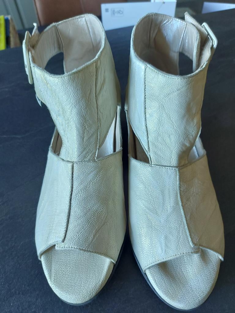 Lisa Tucci Gouden Leren Sandalen Maat 39.5, Kleding | Dames, Schoenen, Overige kleuren, Zo goed als nieuw, Sandalen of Muiltjes