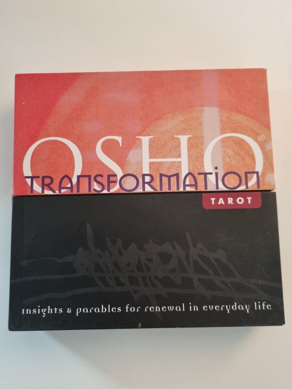 Osho Transformation Tarot: Inzichten en Gelijkenissen, Boeken, Tarot of Kaarten leggen, Overige typen, Ophalen of Verzenden, Zo goed als nieuw