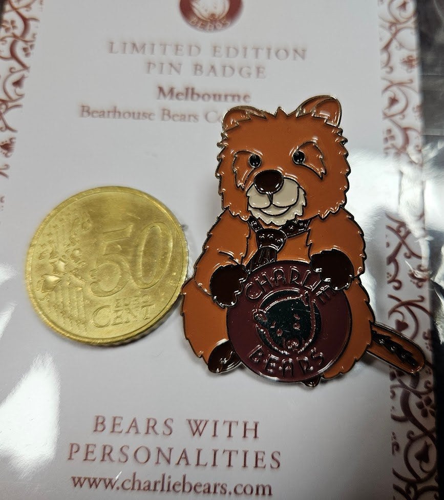 Charlie Bears beer pin Bearhouse  buideldier Melbourne, Verzenden, Zo goed als nieuw, Merk, Speldje of Pin