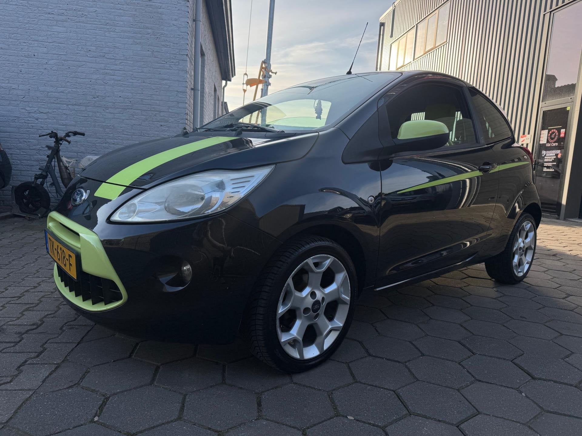 Ford Ka 1.2 Limited - Lm Velgen - Airco - New Apk - Lage Km, Voorwielaandrijving, Dealer onderhouden, Stof, Gebruikt