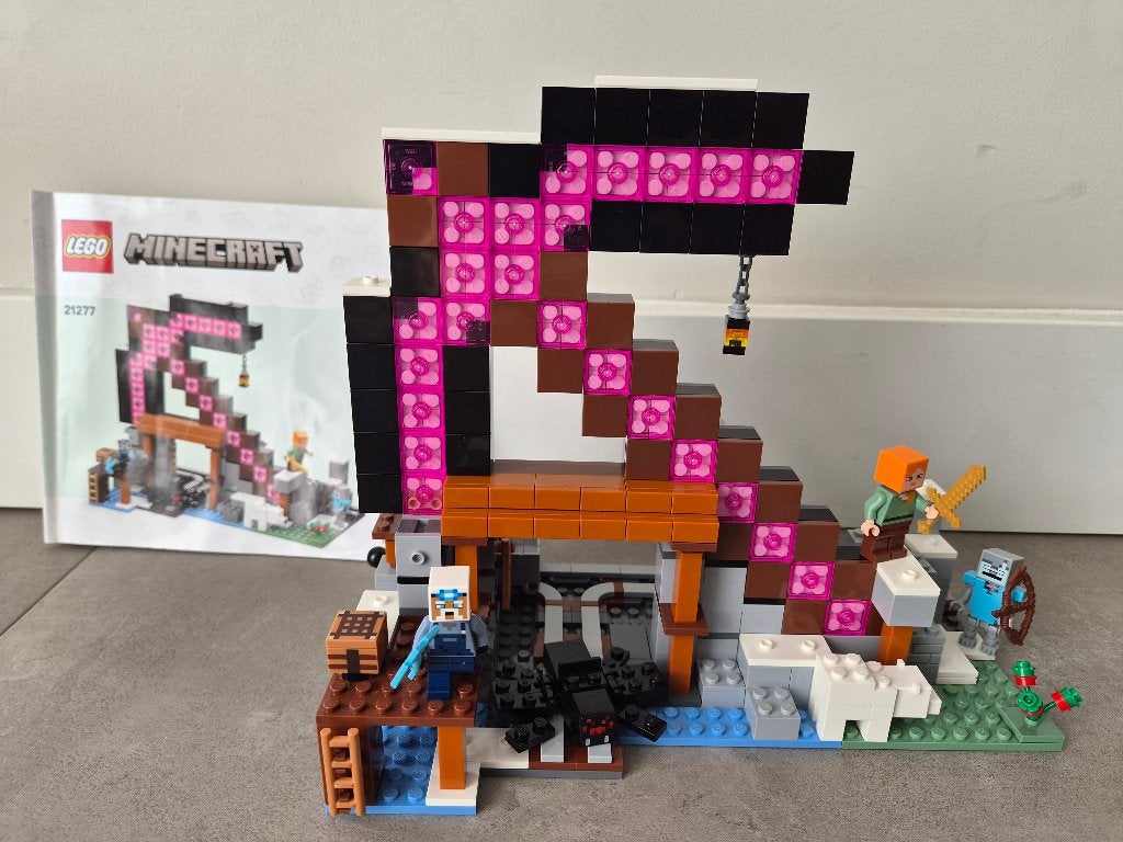 Lego 21277 | De pikhouweelmijn - compleet, Kinderen en Baby's, Minecraft, Lego, Ophalen of Verzenden, Zo goed als nieuw