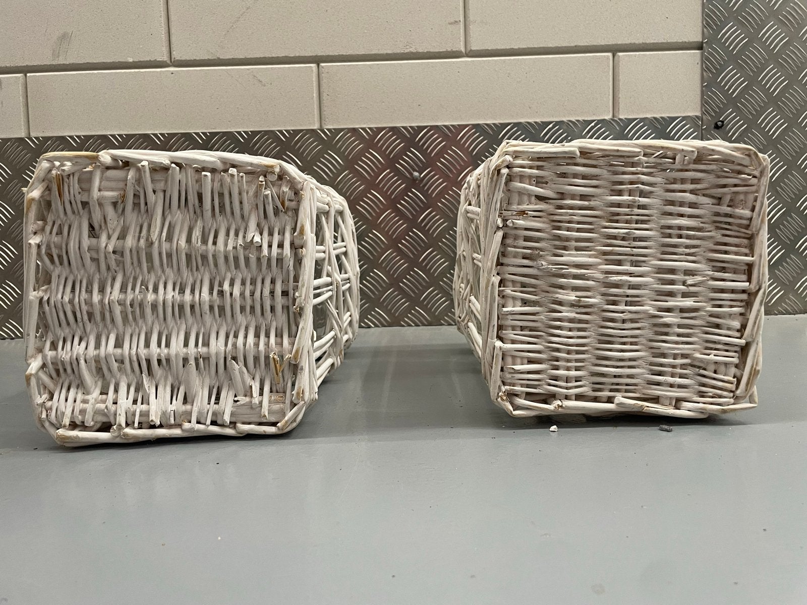 Set van 2 Witte Rotan Windlichten met Glazen Inzet, Windlicht, Gebruikt, Natuurlijk materiaal, Ophalen of Verzenden